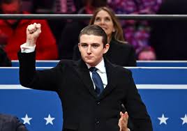 Just 25 Minutes Ago, Barron Trump.. breaks down in tears while making a heartbreakingannouncement.NEWS II