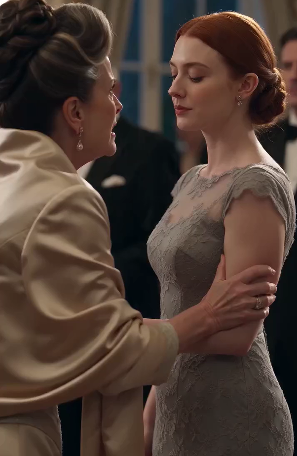 🥈 The Groom's Mother Ripped the Bride's Mother's Dress—Then One Hidden Bracelet Exposed a 30-Year Family Secret
