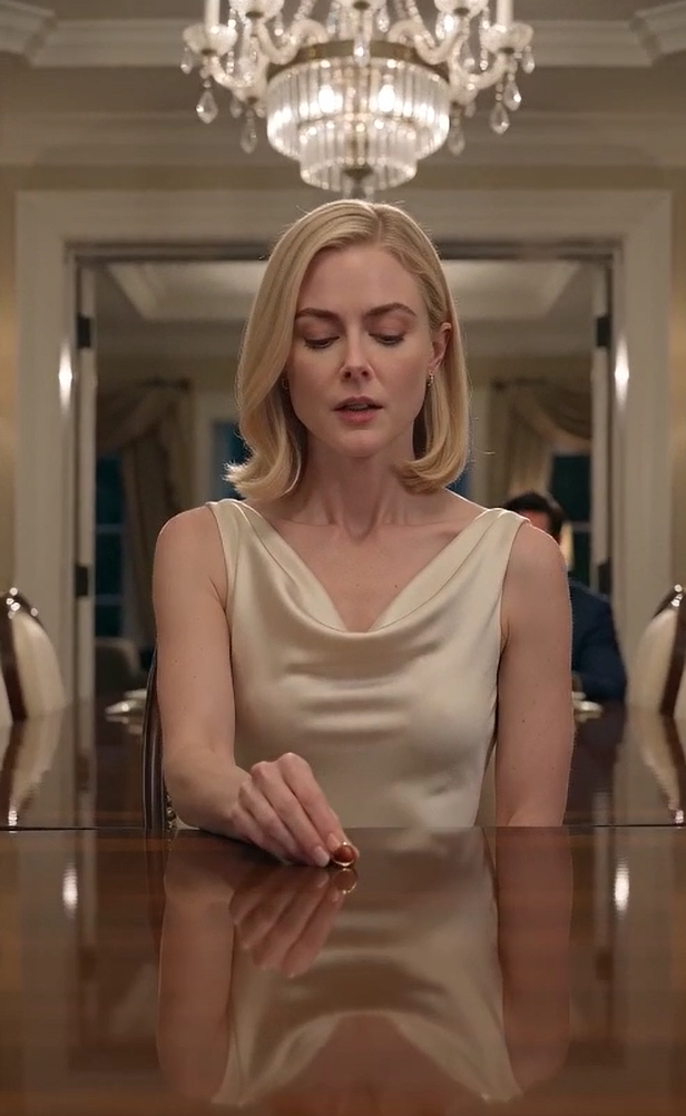 She quietly placed her wedding ring on the table—then an old leather briefcase exposed the twelve-year marriage her husband thought she'd never question.