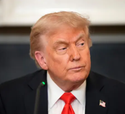 A Quiet, Reflective Pause from Donald Trump in Washington1
