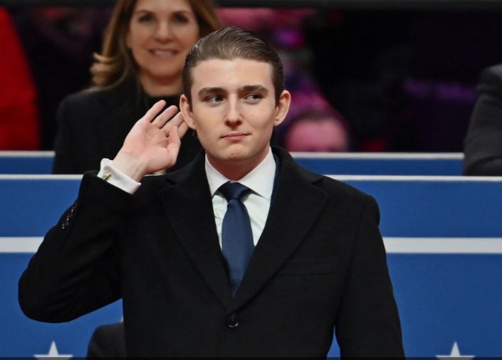 Just 25 Minutes Ago, Barron Trump.. breaks down in tears while making a heartbreaking announcement...see more💔
