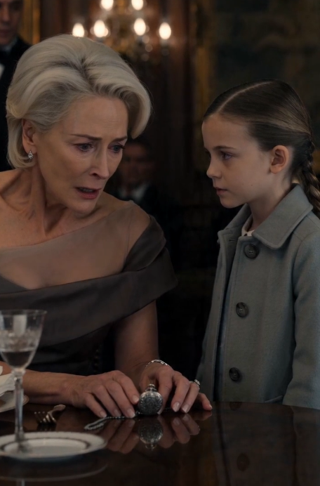 The Locket That Destroyed a Billionaire’s Life 1