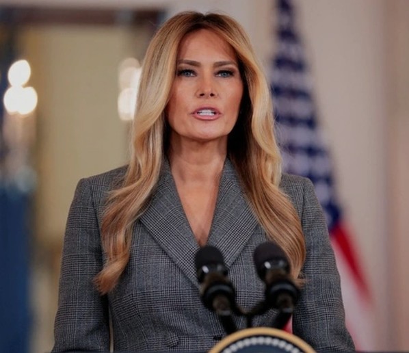 Melania Trump confirms a positive test result for… See more