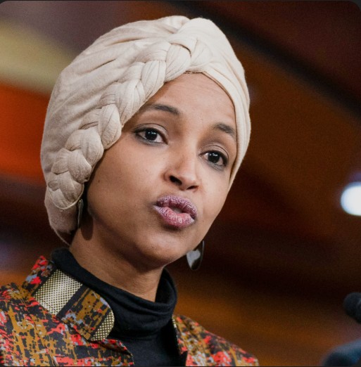 Trump Pledges to Strip Citizenship from Naturalized Immigrants Convicted of Fraud