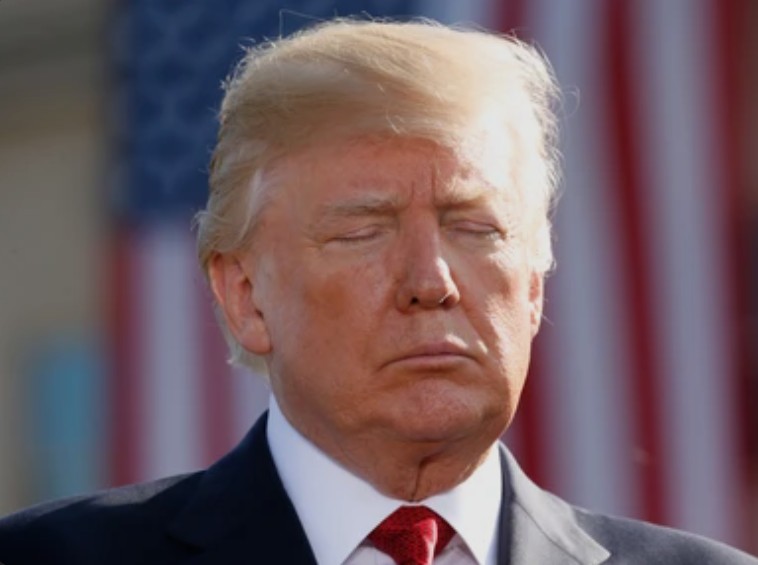 OMG Trump’s Quiet Moment in Washington: A Pause That Spoke Volumes hot.es