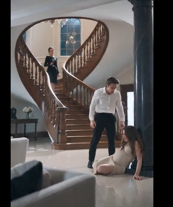 Husband lifted his hand to his pregnant