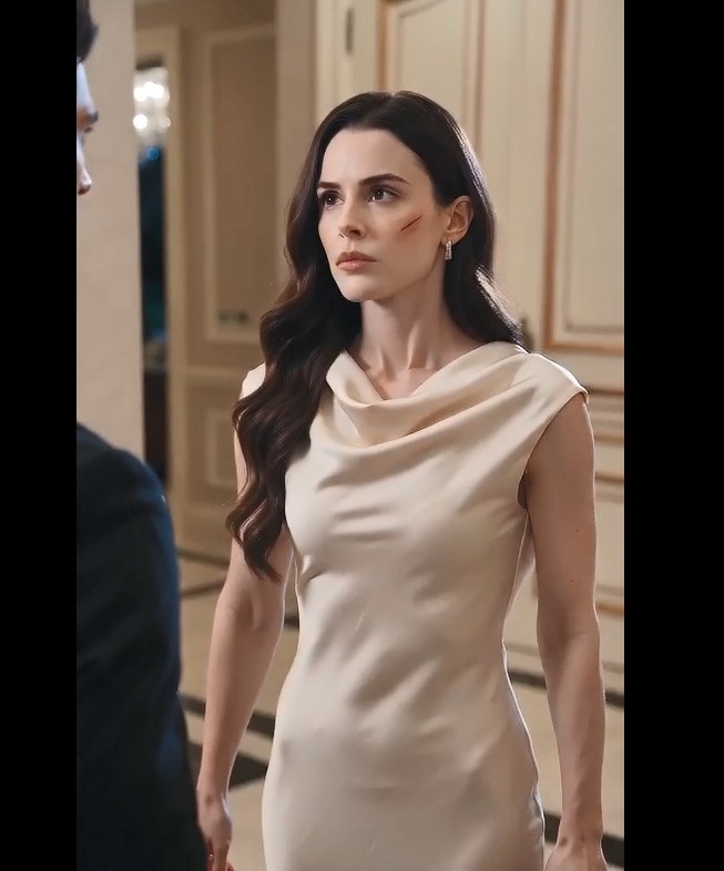 My Husband Slapped Me in Front of His Mistress, Ordering Me to "Kneel and Leave"—He Had No Idea His Entire Fortune Belonged to Me.k