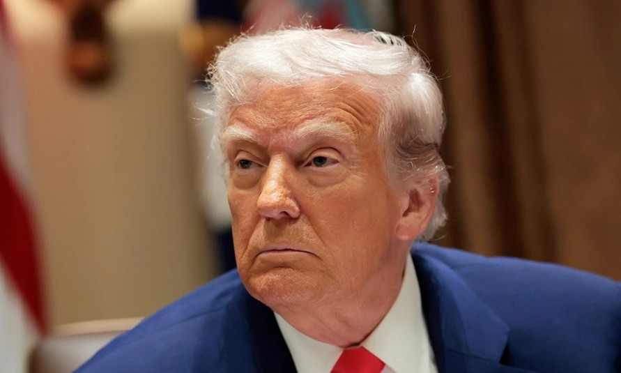 OMG! Trump's Quiet Moment in Washington Leaves Everyone Talkingk