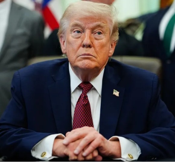 OMG! Trump's Quiet Moment in Washington Leaves Everyone Talking