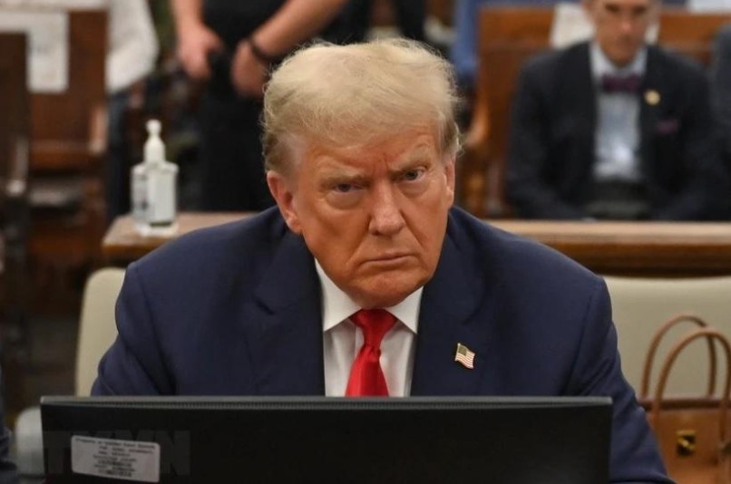 Trump's Silent Moment in Washington: A Pause That Spoke Volumes.t