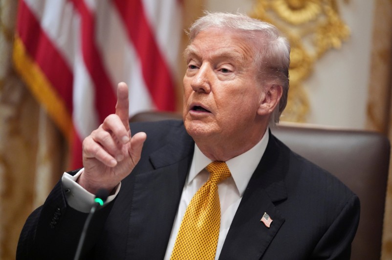Trump's Silent Moment in Washington: A Pause That Spoke Volumes