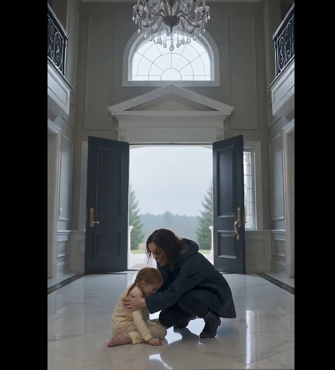SHE RETURNED FROM A CLASSIFIED MISSION EXPECTING A FAMILY REUNION—BUT FOUND HER DAUGHTER KNEELING WHILE HER HUSBAND'S MISTRESS MOCKED THE WOMAN WHO ACTUALLY OWNED EVERYTHING