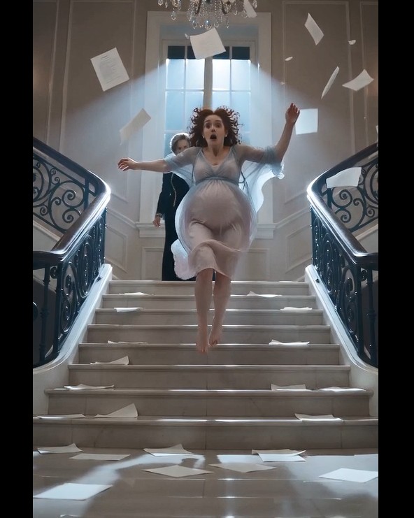 His mistress-shoved his eight-month-pregnant wife down the courthouse steps