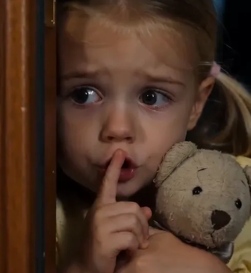 The Three-Year-Old Whispered “The Bad Lady Hears”—Then the Mafia Boss Followed Her Upstairs