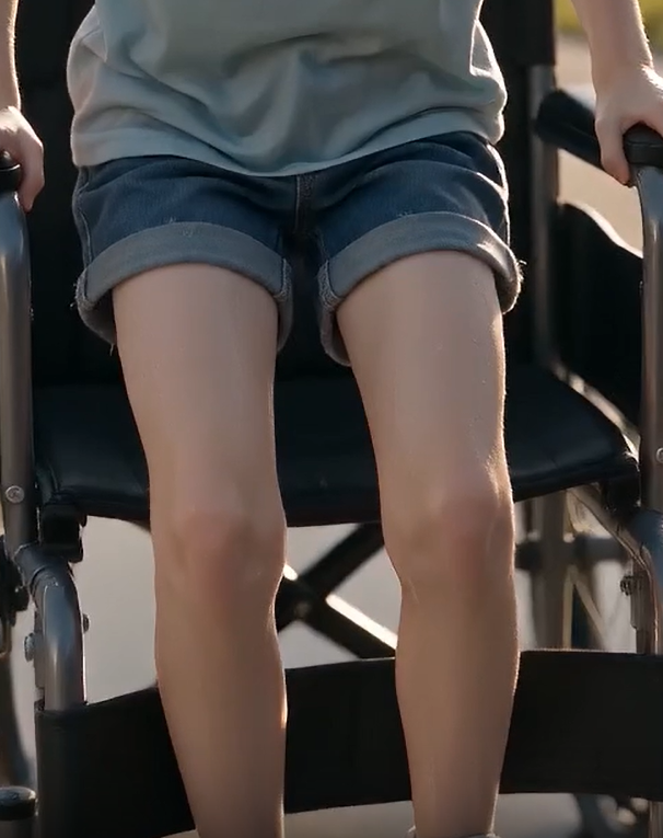 She Thought She Could Never Walk... Until One Stranger Asked a Single Question