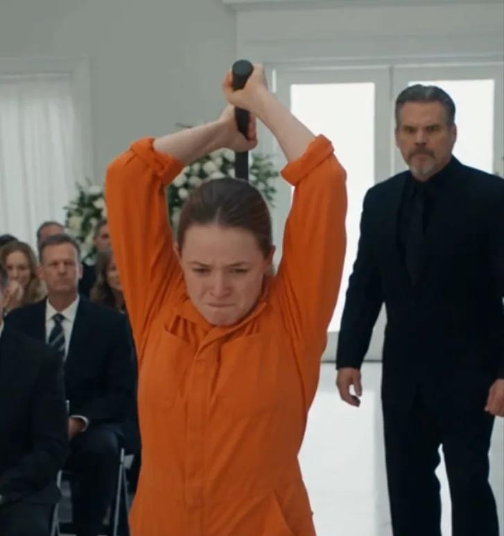 The Maid Smashed Open the Coffin at the Funeral—Then a Hand Reached Out From Inside… 💀