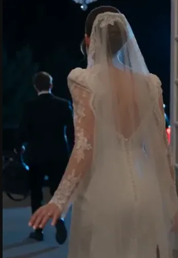 🔥 On Our Wedding Night, My Husband Left Me for His First Love at 2:13 A.M.—By Sunrise, I Had Taken Everything He Thought Was His