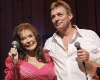 WHEN FEELINS CAME HOME A MOMENT 38 YEARS IN THE MAKING THAT TOUCHED THE HEART OF COUNTRY MUSIC