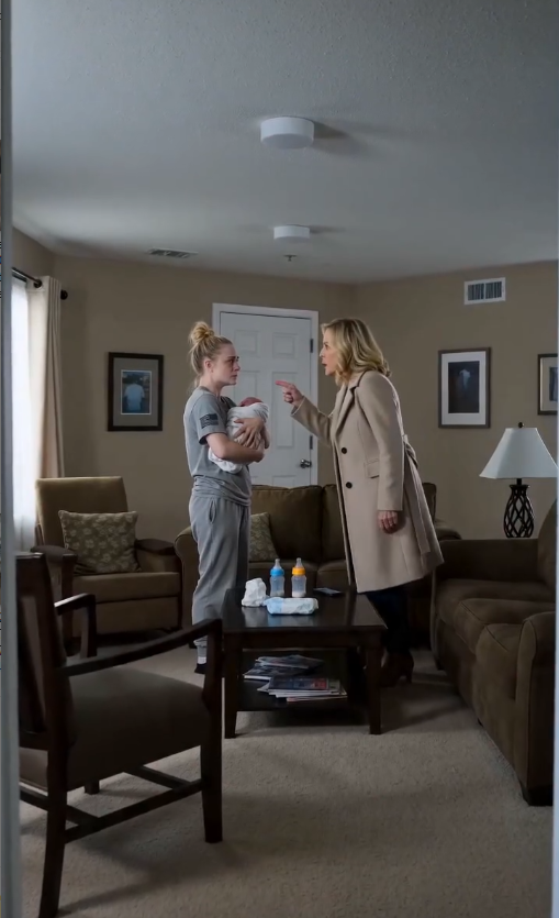 I gave birth to my daughter completely alone — and only hours later, my mother sent me a text saying, “Your sister’s kids need new phones. Send $2,000.” I said nothing. But a week later, she showed up at my front door yelling, “What’s wrong with you?”...
