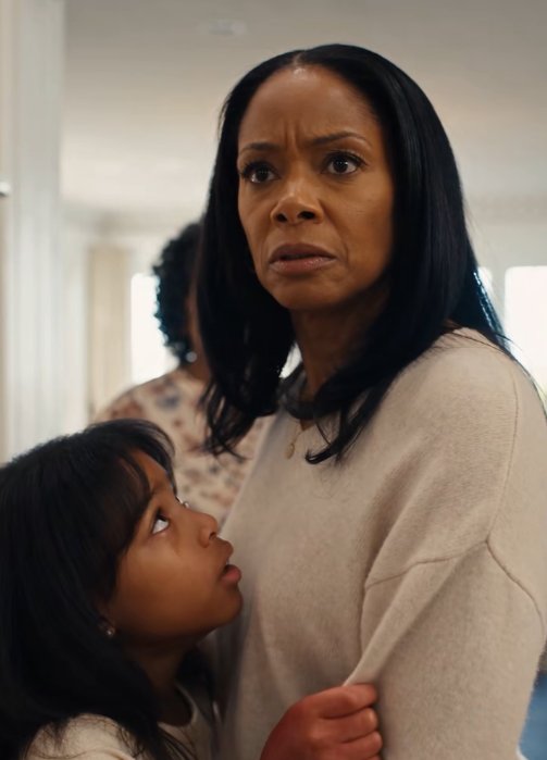 "THEN USE THE OTHER HAND," MY MOTHER TOLD MY CRYING 11-YEAR-OLD — WHILE THE REST OF MY FAMILY ATE MY 4-YEAR-OLD'S BIRTHDAY CAKE.