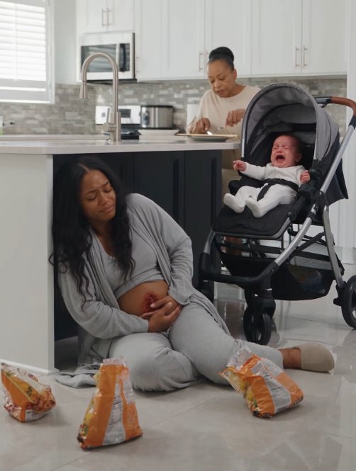 😨 I woke on the kitchen floor because my five-day-old baby, Noah, was screaming beside me.