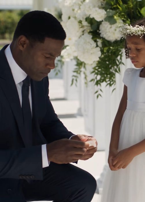MY DAUGHTER HANDED ME A CRUMPLED NOTE BEFORE I SAID "I DO"—WHAT MY BRIDE HAD WRITTEN ENDED THE WEDDING