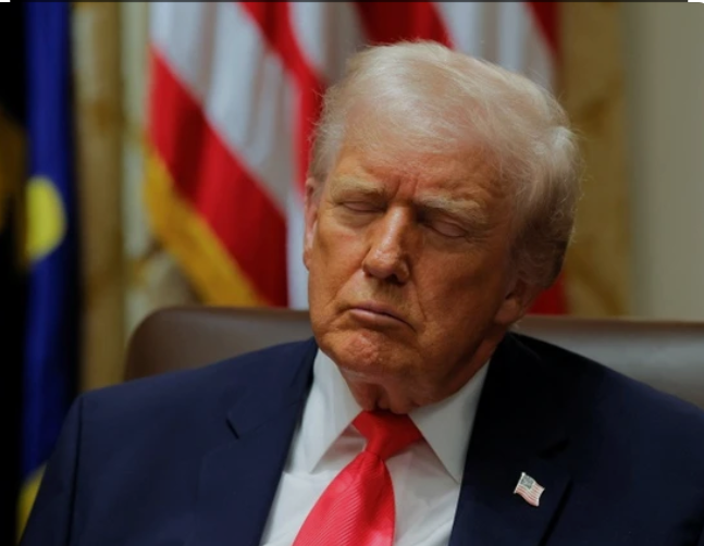 Donald Trump's Quiet Moment in Washington: A Pause Thafgt Spoke Volumes... See More🔥🔥🔥