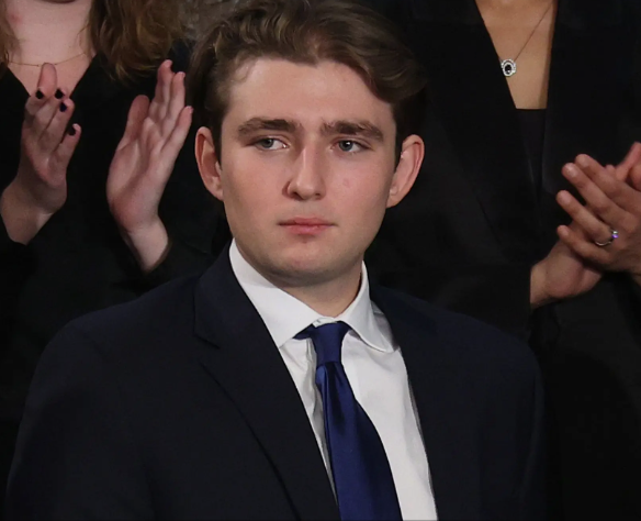 Just 25 Minutes Ago, Barron Trump.. breaks down in tears while making a heartbreaking annhnouncement...see more🎊👇
