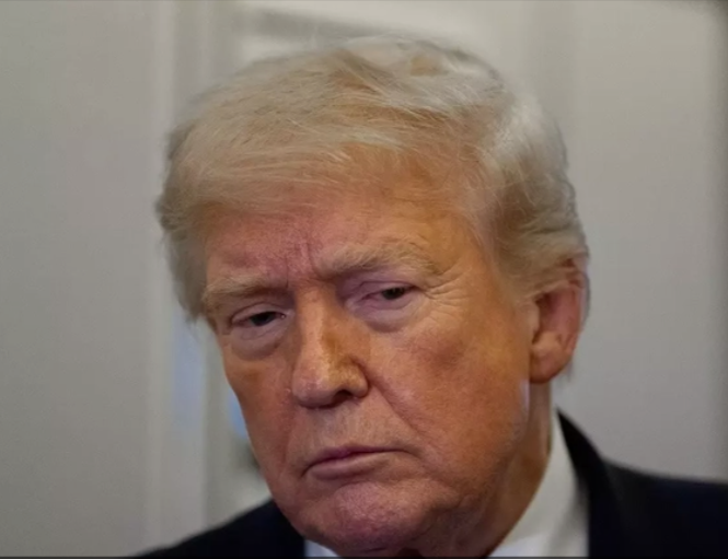 Donald Trump's Quiet Moment in Washington: A Pause That Spoke Volumes... See More🔥🔥🔥