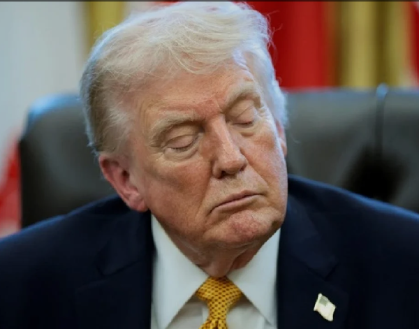 A Powerful Pause From Donald Trump in Washington Has Everyone Talking 👀