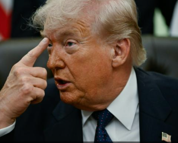 OMG, Aa Thoughtful Moment From Donaldd Trump in Washington.