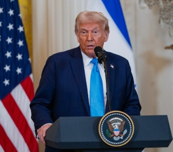 OMG A Reflective Moment From Donald Trujmp in Washington...hotnews