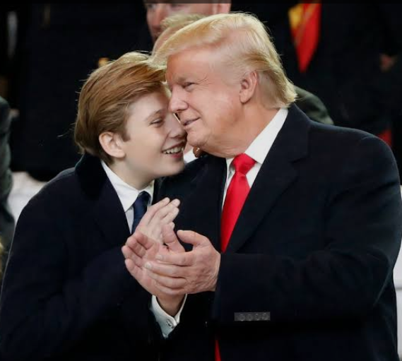 🚨SHOCKING UPDATE: About half an hour ago at the university, Barron Trump was suddenly at the center of unexpected attention… More details in the comments 👀