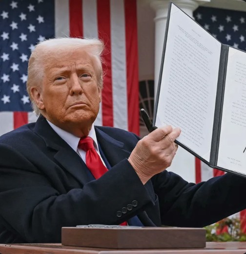 OMG AA Reflective Moment From Donald Trump in Washingtonn