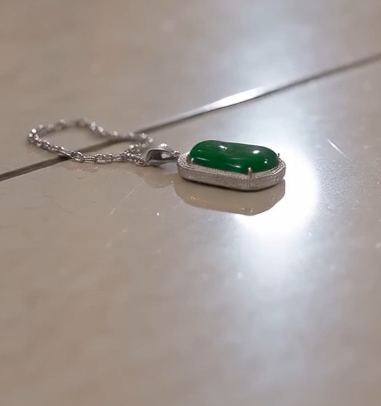 She Tore the Bride's Wedding Dress Apart... But One Hidden Jade Pendant Exposed the Family's Greatest Secret