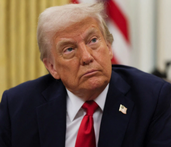 OMG Trump’s Quiet Moment in Washington: A Pause That Spoke Volumes hot    ..a
