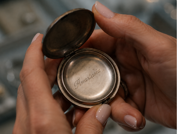 She Grabbed a Waitress by the Collar in Front of an Entire Royal Banquet… Then One Necklace Revealed the Granddaughter She Had Mourned for Twenty Years