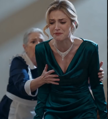 "The pregnant woman tumbled down the stairs. But the attacker was the one who cried. The fall on the grand staircase ""You ruined my life .0!""