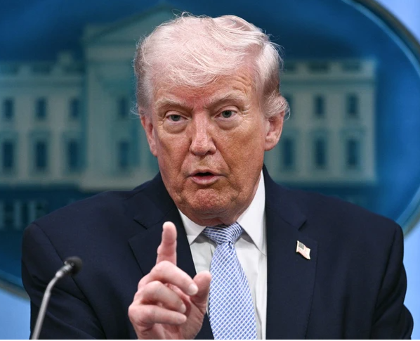 Trump’s Quiet Moment in Washington: A Pause That Spoke Volumes p