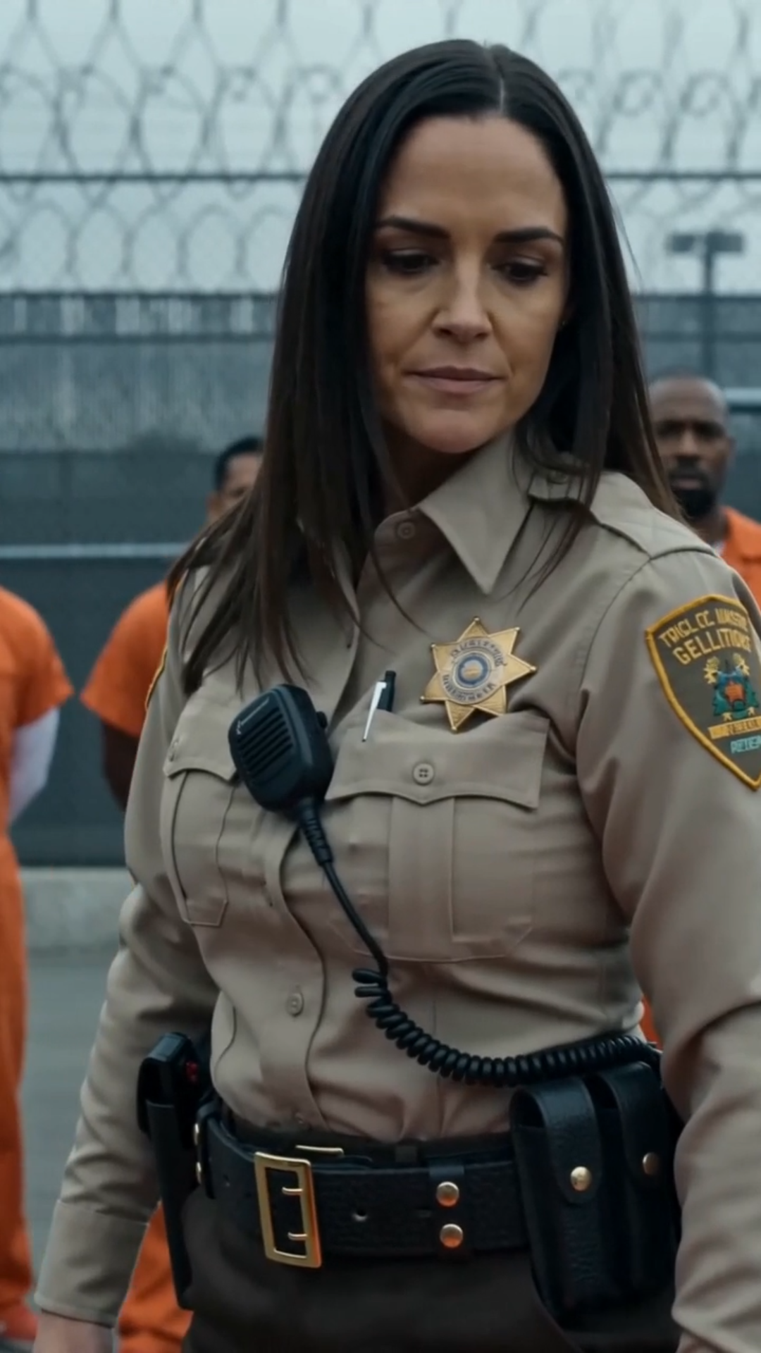 The Most Dangerous Inmate Mocked the New Female Guard… Then She Dropped Him in Seconds