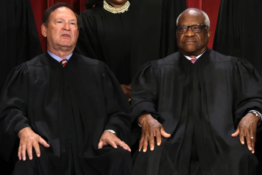 Justice Thomas Makes It Clear He’s Not Happy With Supremes Who Rejected Florida Lawsuit