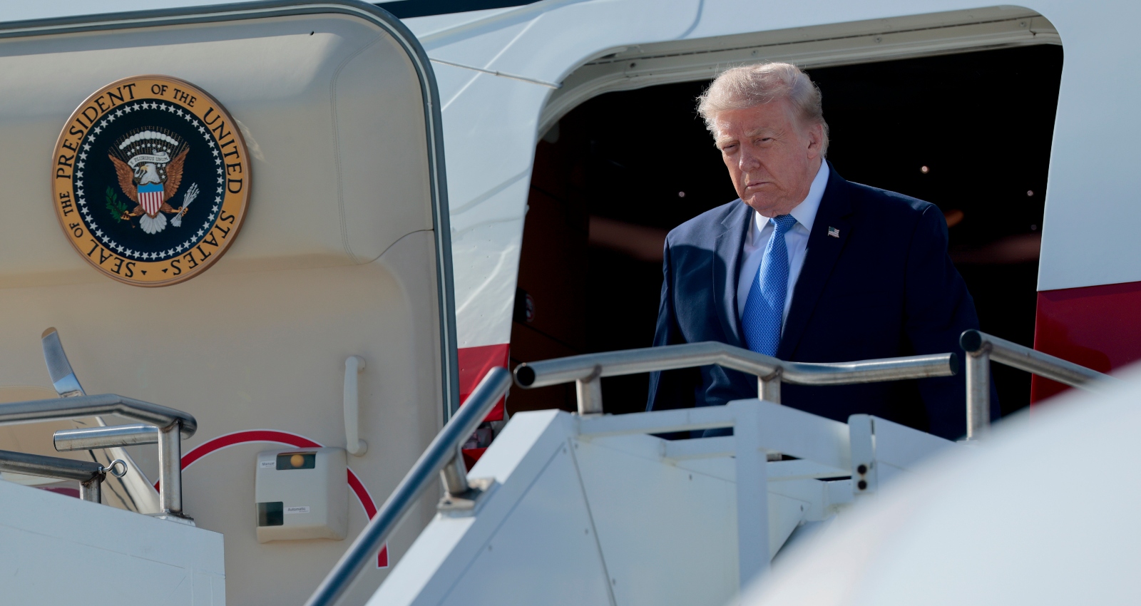 SICK!!!-Senate Democrat Arrested for Threatening President Trump - He Must Pay the Price!
