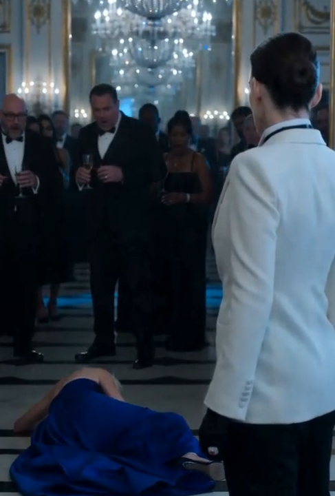 The Velvet Reversal: She Thought She Owned the Room, Until She Realized Who Owned Her Dress - Vlsew - Catch the Viral Vibe