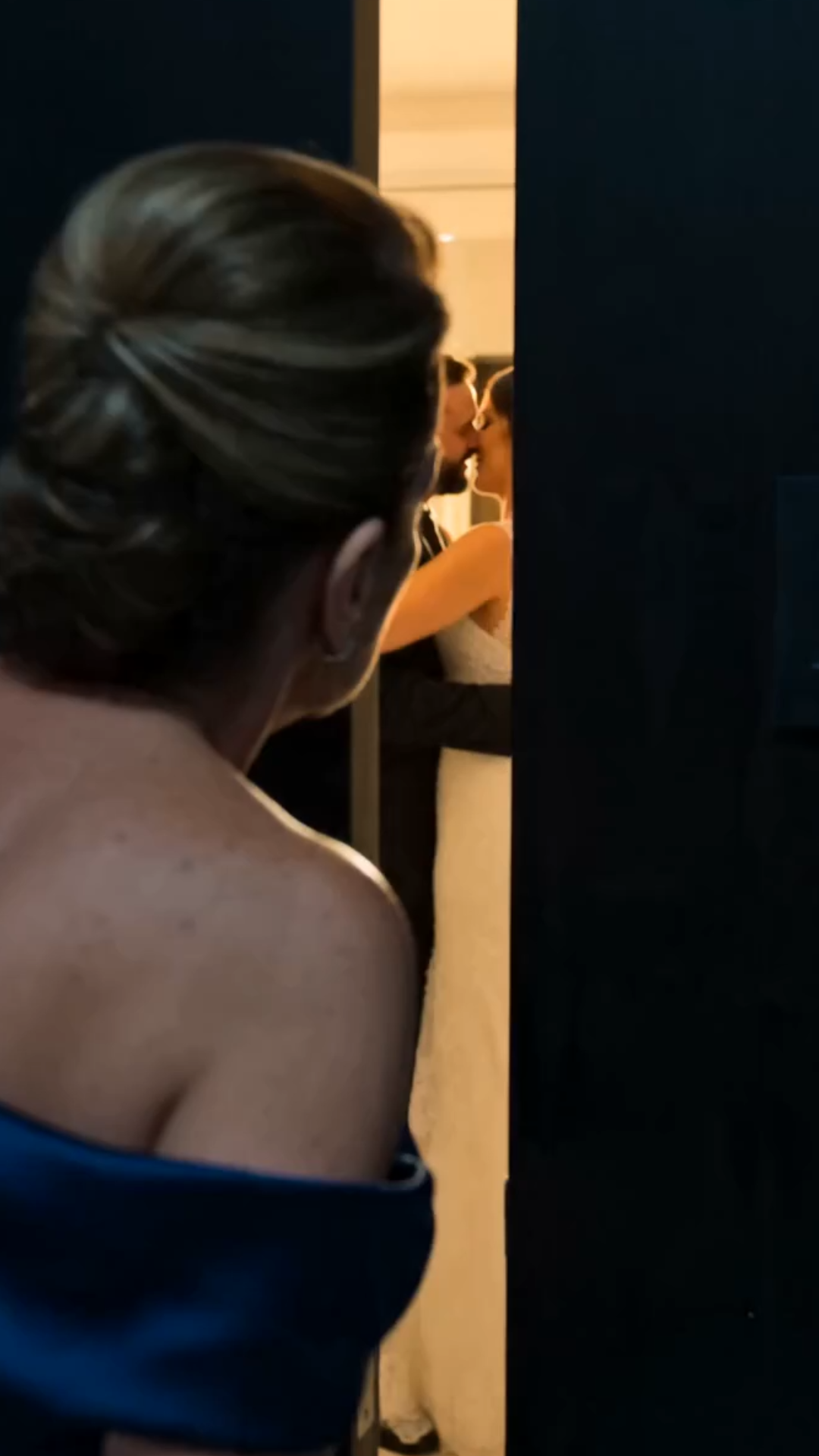 ELA PEGOU O MARIDO COM A NOIVA DO FILHO… MAS O FILHO JÁ SABIA DE TUDO