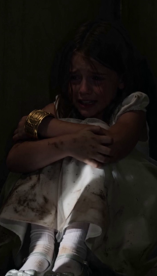 “La Niña del Cuarto Cerrado: El Secreto que la Familia Montoya Intentó Enterrar”