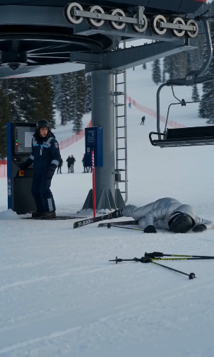 Despidieron al Joven Operador por Salvar a un Anciano en la Nieve… Sin Saber que Era el Verdadero Dueño del Resort y Había Regresado para Descubrir Quién Estaba Poniendo Vidas en Peligro