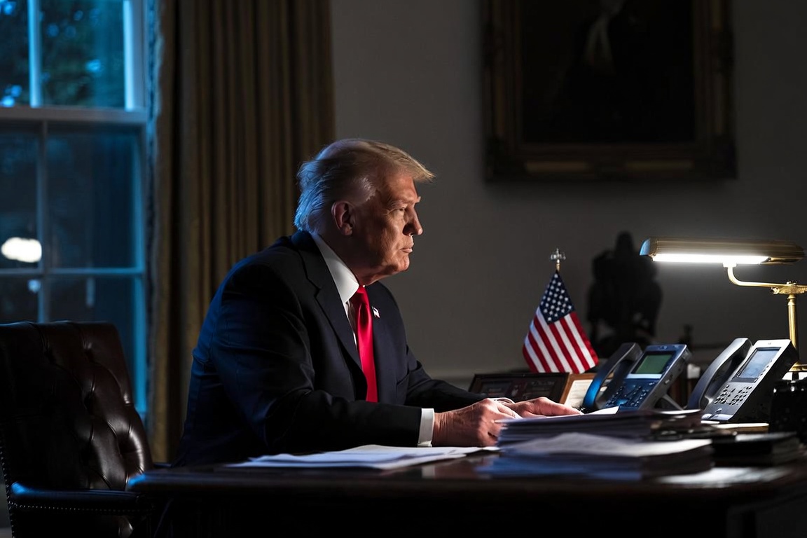 🚨 MIDNIGHT BOMBSHELL: Heavy Security Forces Raid Trump’s Personal Lawyer’s Office, Seize USB Containing Shadow Alliance’s "Secret Token"!