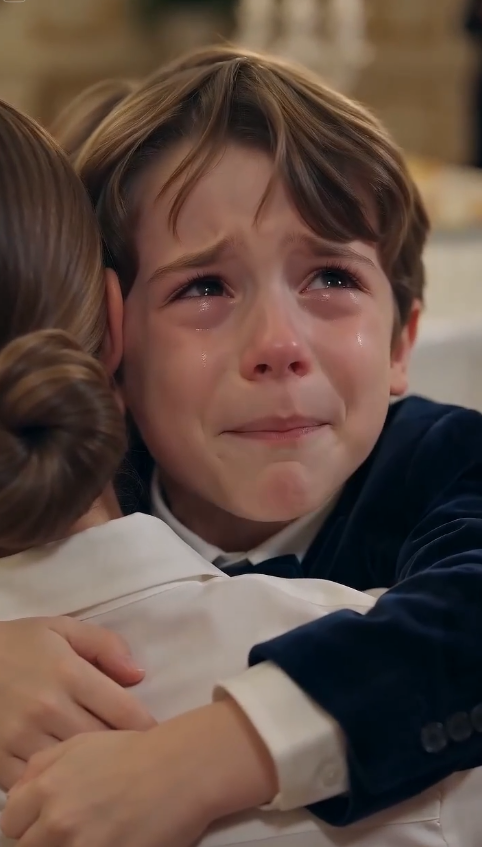 La nounou giflée devant tout le monde… jusqu’à ce que l’enfant révèle qui elle était vraiment
