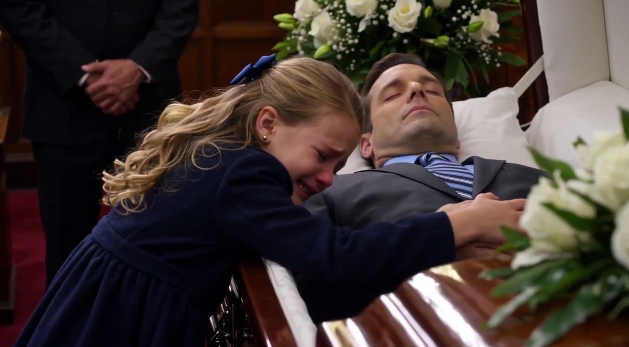 A 7-YEAR-OLD GIRL CLIMBED INTO HER FATHER’S CASKET—THEN HIS DEAD HAND TOUCHED HER HAIR