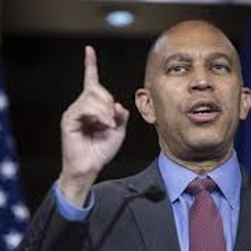 Over 80 House Dem Candidates Revolt Against Jeffries Ahead of Midterms
